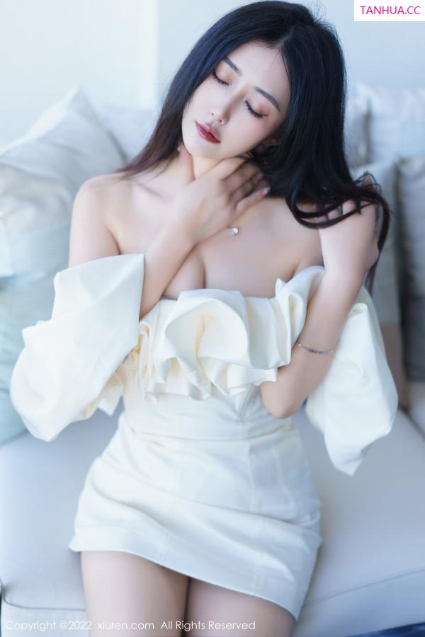 laura阿姣  [XiuRen]高清写真图 2022.12.22 No.6032 laura阿姣 三亚旅拍第14张图片